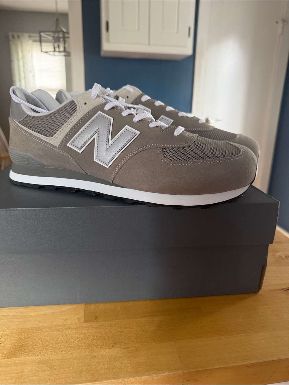 New Balance Men's Taupe/Gray Low-Top Sneaker NWT Brand New
